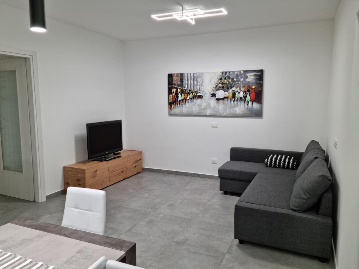 Kd Apartment, Accogliente, Moderno E Spazioso. Castel Di Sangro Luaran gambar